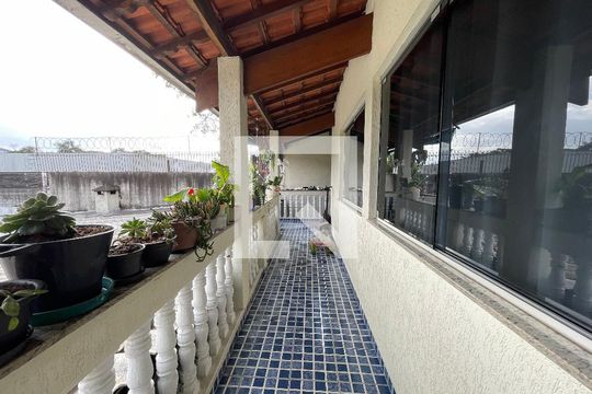 Varanda de casa à venda com 3 quartos, 330m² em Butantã, São Paulo