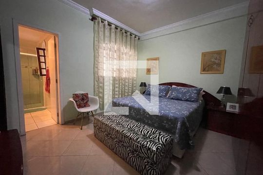 Suite de casa à venda com 3 quartos, 330m² em Butantã, São Paulo