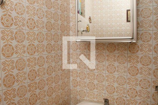 Lavabo de apartamento à venda com 2 quartos, 68m² em Rio Branco, Porto Alegre