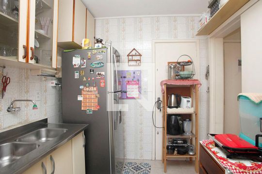 Cozinha + Área de Serviço de apartamento à venda com 2 quartos, 68m² em Rio Branco, Porto Alegre