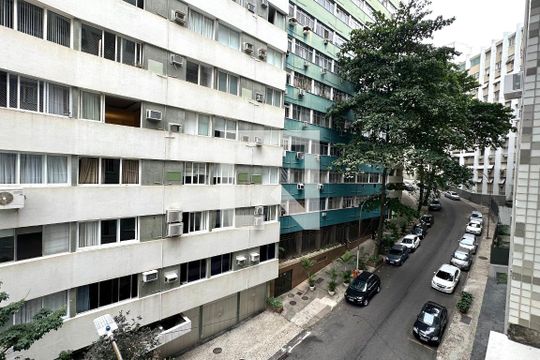 Quarto 01 de apartamento à venda com 3 quartos, 93m² em Copacabana, Rio de Janeiro