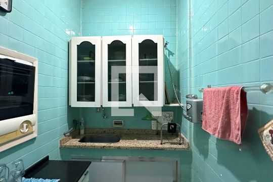 Cozinha de apartamento à venda com 3 quartos, 93m² em Copacabana, Rio de Janeiro