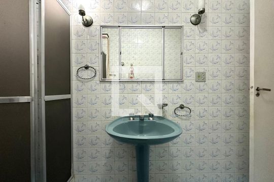 Banheiro Social de apartamento à venda com 3 quartos, 93m² em Copacabana, Rio de Janeiro