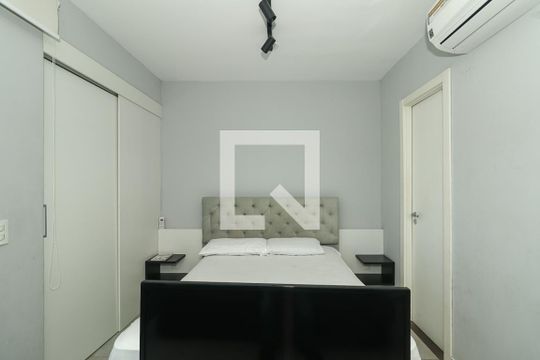 Sala / Quarto / Cozinha de kitnet/studio à venda com 0 quarto, 60m² em Jardim Botânico, Porto Alegre
