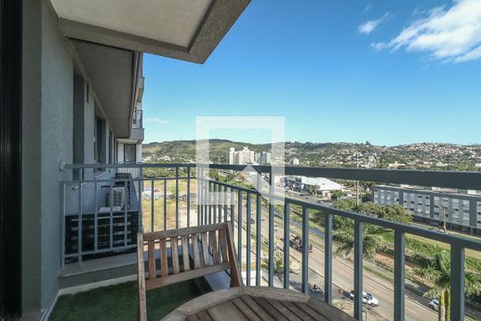 Varanda de kitnet/studio para alugar com 0 quarto, 60m² em Jardim Botânico, Porto Alegre