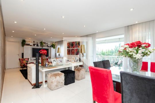 Apartamento à venda com 3 quartos, 143m² em Santo Amaro, São Paulo