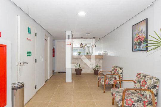 Hall de entrada de apartamento à venda com 2 quartos, 50m² em Taboão, São Paulo
