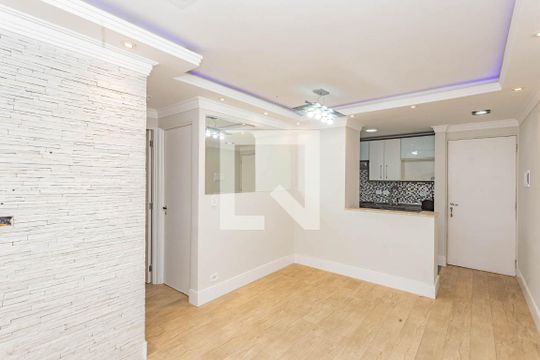 Sala de apartamento à venda com 2 quartos, 50m² em Taboão, São Paulo