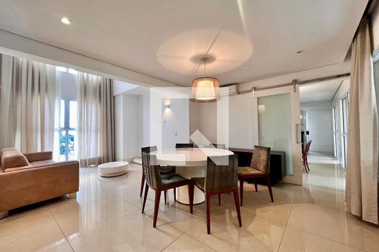 Apartamento à venda com 3 quartos, 186m² em Cambuí, Campinas