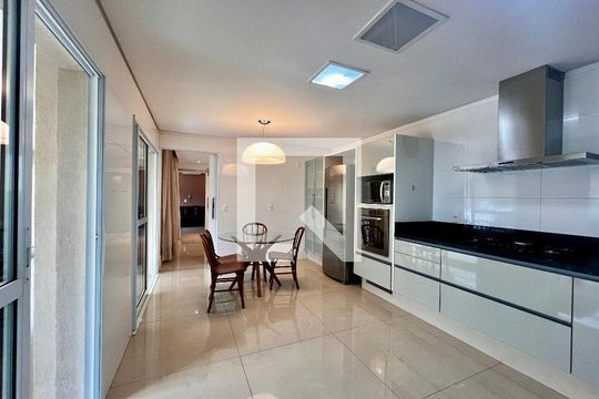 Cozinha de apartamento à venda com 3 quartos, 186m² em Cambuí, Campinas