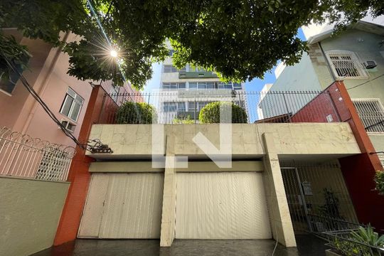 Fachada de apartamento à venda com 3 quartos, 130m² em Tijuca, Rio de Janeiro