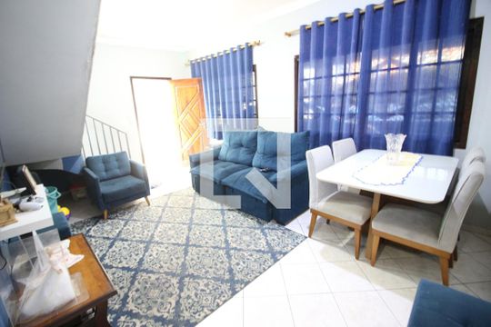 Sala de casa para alugar com 3 quartos, 356m² em Km 18, Osasco