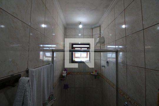 Banheiro da Suíte 1 de casa para alugar com 3 quartos, 356m² em Km 18, Osasco