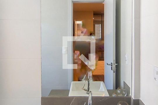 Banheiro da Suíte de apartamento à venda com 3 quartos, 144m² em Sagrada Família, Belo Horizonte