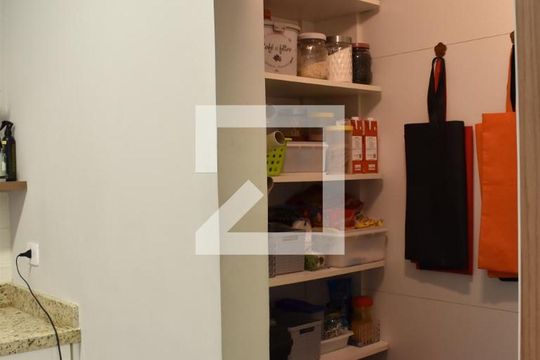Despensa de apartamento para alugar com 3 quartos, 92m² em Centro, Curitiba