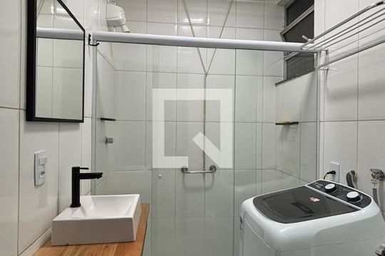 Banheiro social de apartamento para alugar com 1 quarto, 32m² em Copacabana, Rio de Janeiro