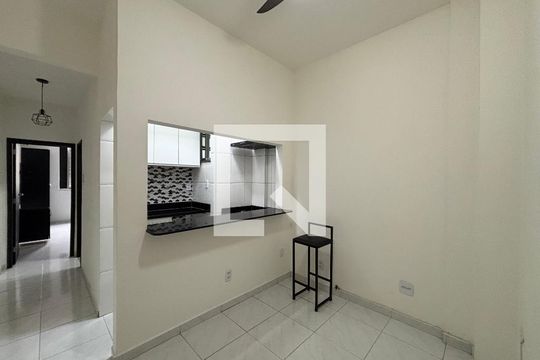Cozinha  de apartamento para alugar com 1 quarto, 32m² em Copacabana, Rio de Janeiro
