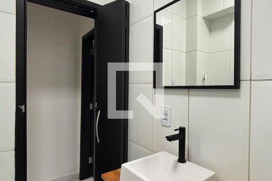 Banheiro social de apartamento para alugar com 1 quarto, 32m² em Copacabana, Rio de Janeiro