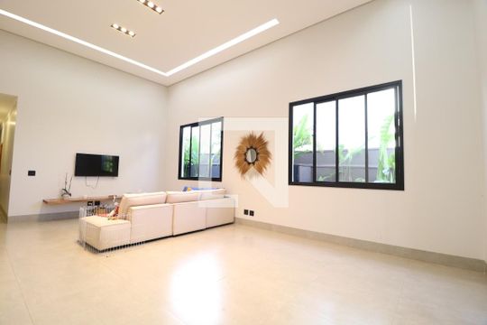Sala de casa de condomínio para alugar com 2 quartos, 400m² em Jardim Sul, Uberlândia