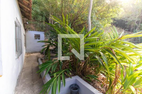 Área externa de casa para alugar com 4 quartos, 150m² em Fonseca, Niterói