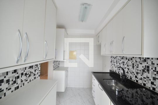Cozinha de apartamento à venda com 2 quartos, 157m² em Vila Paiva, São Paulo