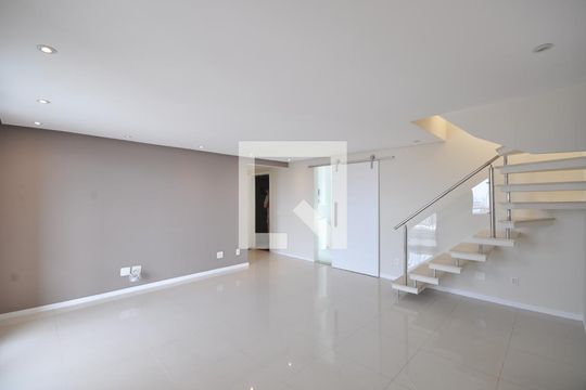 Apartamento à venda com 2 quartos, 157m² em Vila Paiva, São Paulo