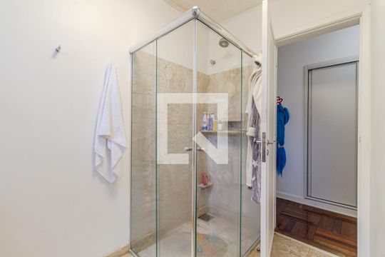 Banheiro da Suíte 2 de apartamento à venda com 2 quartos, 162m² em Jardim Paulista, São Paulo