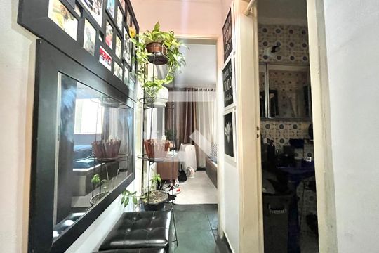 Corredor de apartamento à venda com 1 quarto, 48m² em Vila Guarani, São Paulo