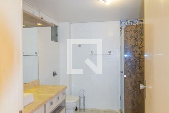 Banheiro de apartamento à venda com 3 quartos, 158m² em Centro, Canoas