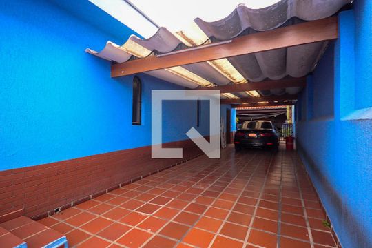 Garagem  de casa à venda com 4 quartos, 300m² em Sacomã, São Paulo