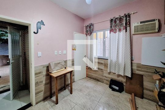 Suíte 2 de casa à venda com 3 quartos, 300m² em Piratininga, Niterói