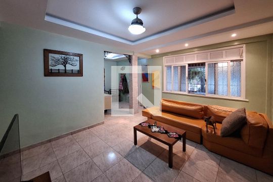 Sala de casa à venda com 3 quartos, 300m² em Piratininga, Niterói