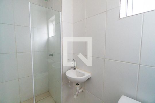 Banheiro de kitnet/studio para alugar com 1 quarto, 25m² em Vila Mira, São Paulo