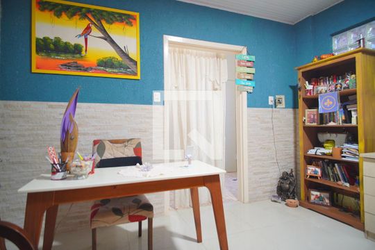Casa 1 - Quarto 2 de casa à venda com 4 quartos, 182m² em Sarandi, Porto Alegre