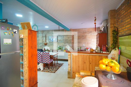 Cozinha de casa à venda com 4 quartos, 182m² em Sarandi, Porto Alegre