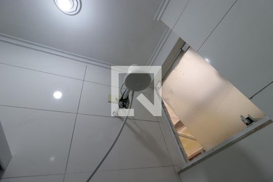 Banheiro Social de apartamento para alugar com 2 quartos, 48m² em Campestre, Santo André