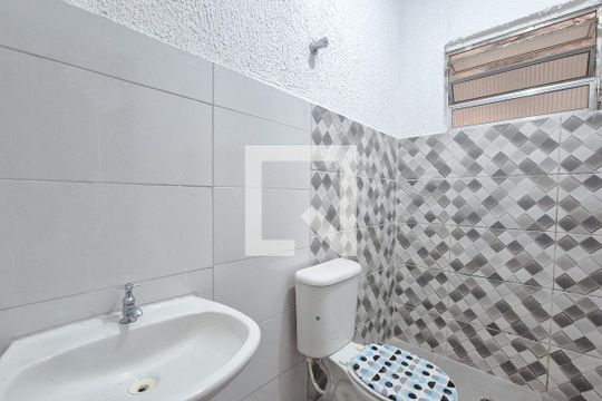 Banheiro Social de casa para alugar com 2 quartos, 100m² em Vila Alves Dias, São Bernardo do Campo