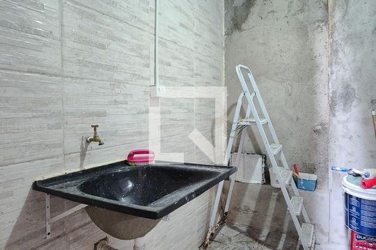 Área de Serviço de casa para alugar com 2 quartos, 100m² em Vila Alves Dias, São Bernardo do Campo