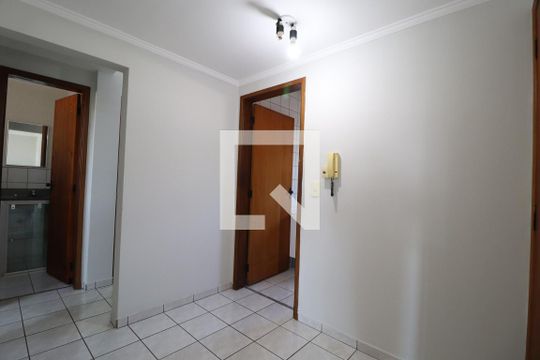 Corredor de apartamento para alugar com 3 quartos, 78m² em Tibery, Uberlândia