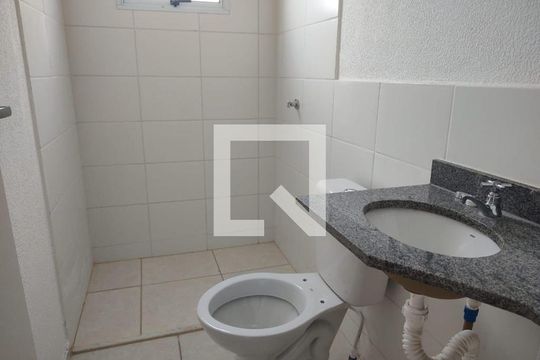 Banheiro 2 de apartamento à venda com 2 quartos, 51m² em Jardim Guanabara, Belo Horizonte