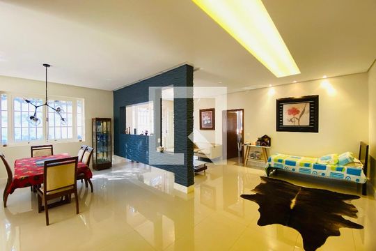 Casa à venda com 2 quartos, 1790m² em Recanto do Poeta I, Lagoa Santa