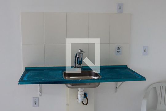Cozinha de apartamento à venda com 2 quartos, 53m² em Quitaúna, Osasco