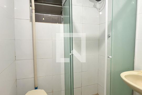 Banheiro de casa para alugar com 1 quarto, 70m² em Vila Zulmira, São Paulo