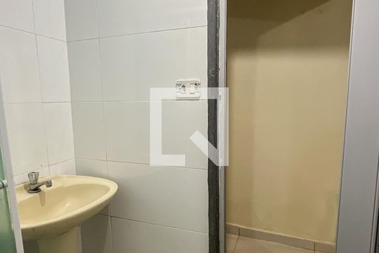 Banheiro de casa para alugar com 1 quarto, 70m² em Vila Zulmira, São Paulo