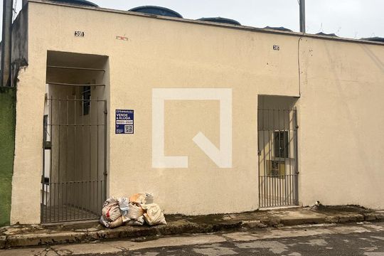 Fachada de casa para alugar com 1 quarto, 70m² em Vila Zulmira, São Paulo