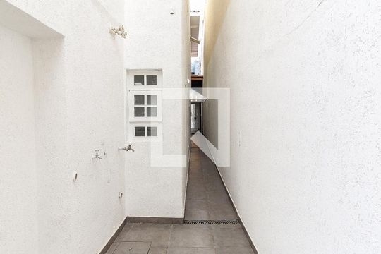 Corredor Externo de casa à venda com 3 quartos, 131m² em Cidade Antônio Estêvão de Carvalho, São Paulo