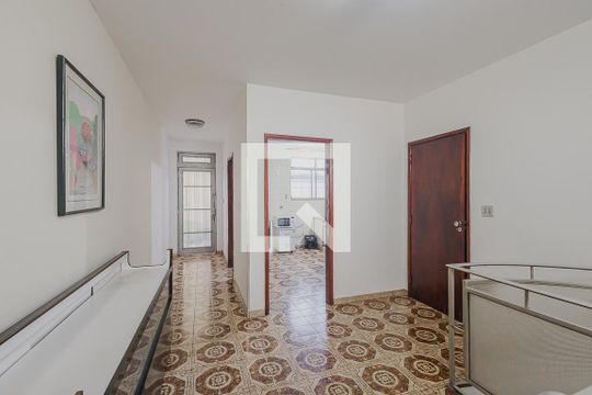 Corredor de casa à venda com 3 quartos, 354m² em Boaçava, São Paulo
