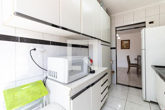 Cozinha de apartamento para alugar com 3 quartos, 90m² em Jardim Patente, São Paulo