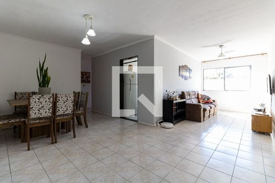 Sala de apartamento para alugar com 3 quartos, 90m² em Jardim Patente, São Paulo