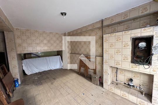 Garagem de casa à venda com 2 quartos, 120m² em Pompeia, São Paulo